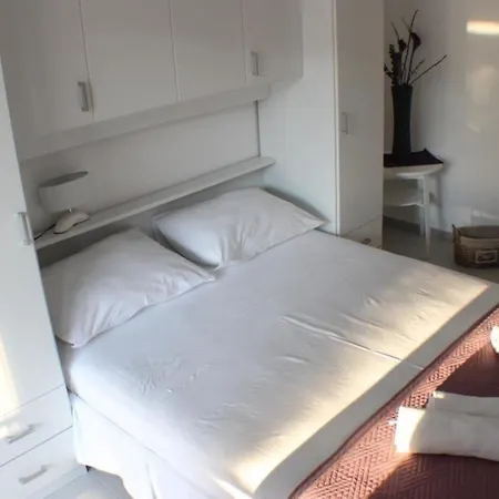 Schones In Mit Terrasse Und Neben Dem Apartment